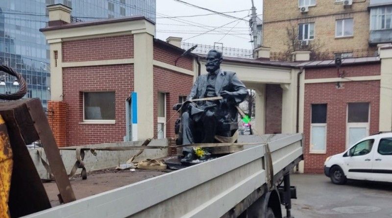 Russian physiologist Pavlov’s statue dismantled in central Kyiv