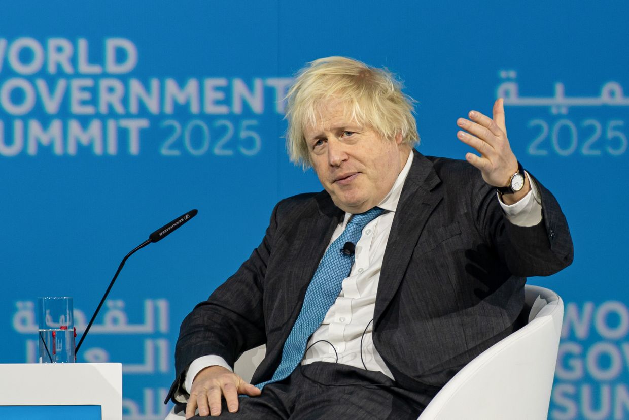 Boris Johnson backs Trump's deal on Ukraine's natural resources