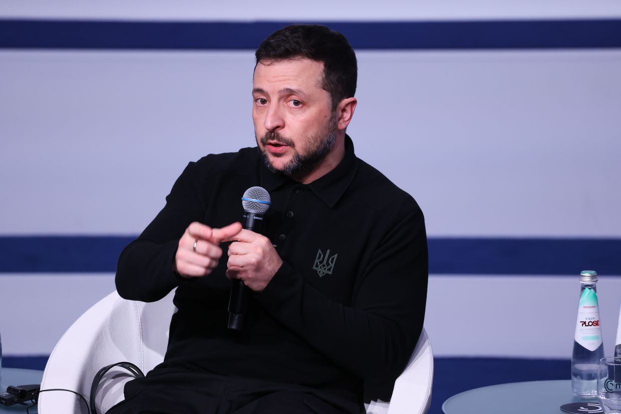 Russia must withdraw to at least pre-2022 front line, Zelensky says