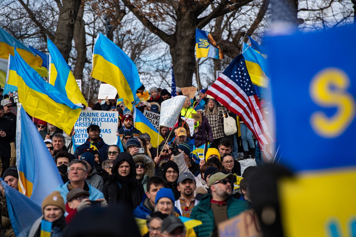 Amid growing Russian, US pressure, world rallies in support of Ukraine