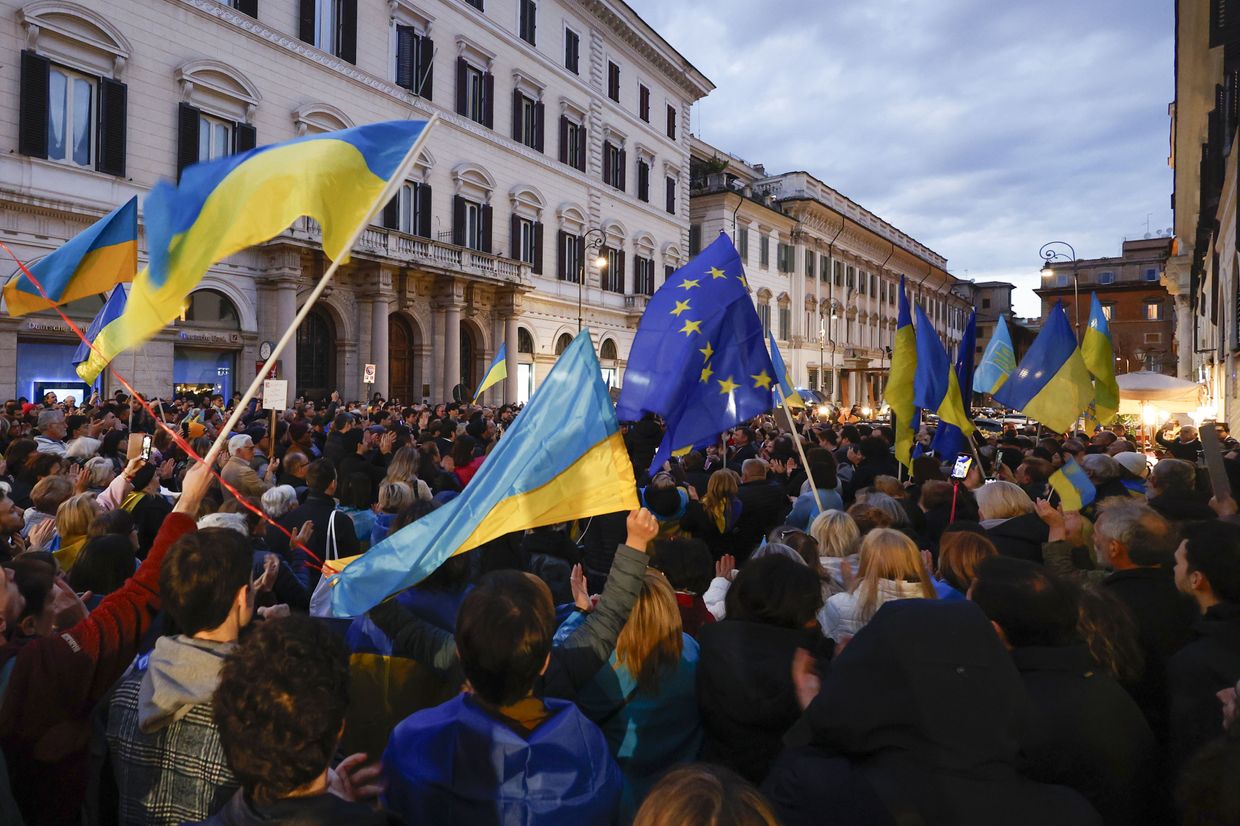 Protesters attend a demonstration in support of Ukraine in Rome, Italy, on March 2, 2025.