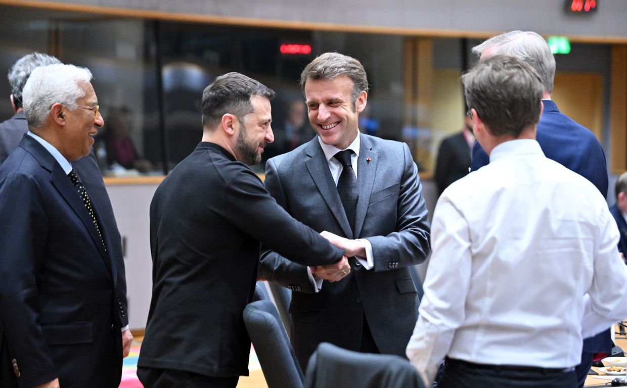 French President Emmanuel Macron and President Volodymyr Zelensky attend an EU emergency summit in Brussels, Belgium, on March 6, 2025.