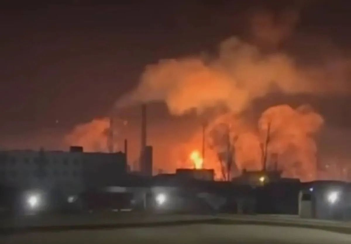 Ufimsky oil refinery 1,400km inside Russia catches fire, local authorities report