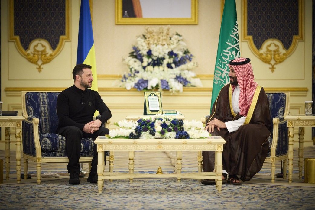 Zelensky, Saudi crown prince discuss return of POWs, Ukrainian children