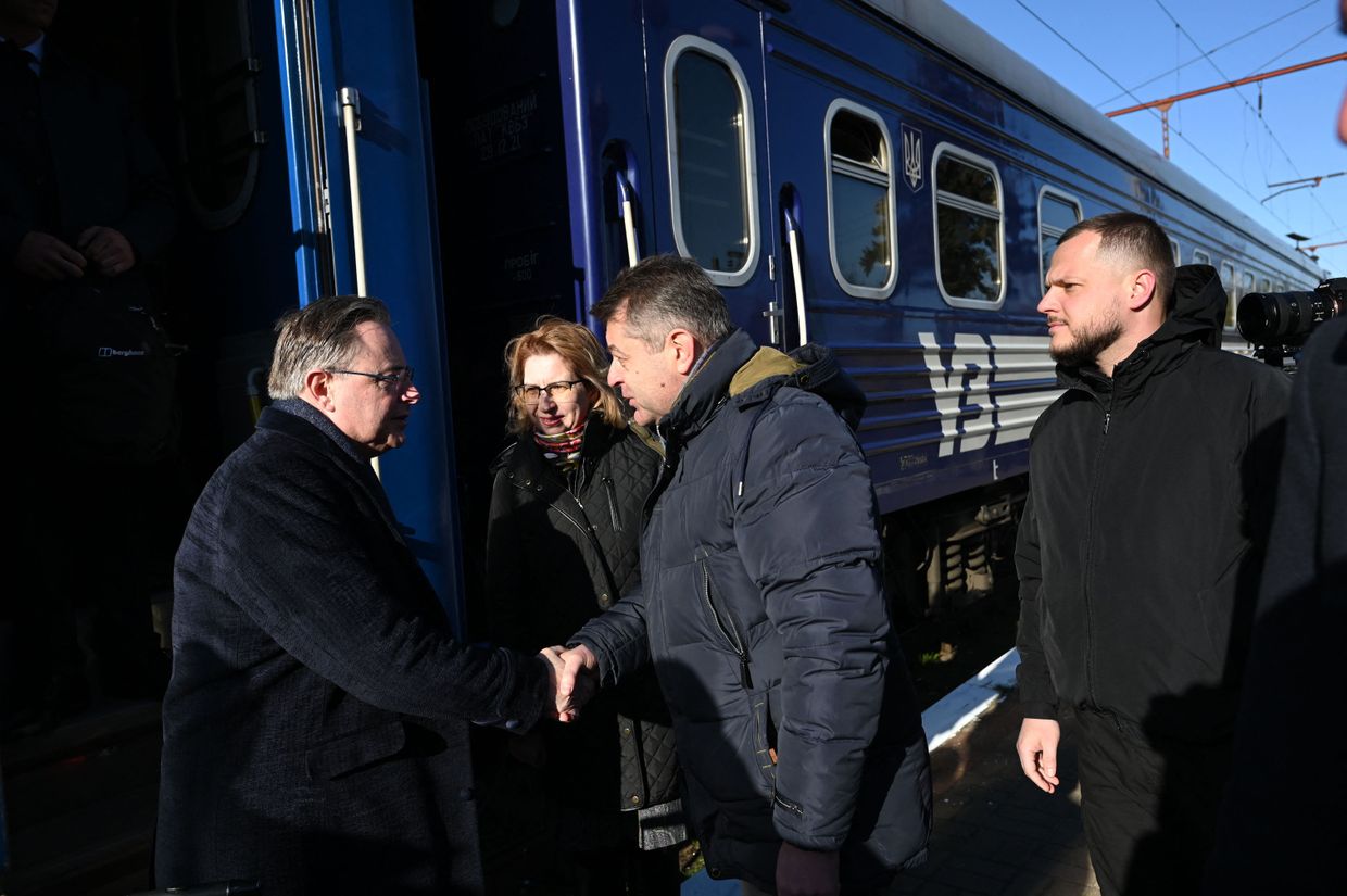 'We will not look away' — Belgian PM visits Bucha