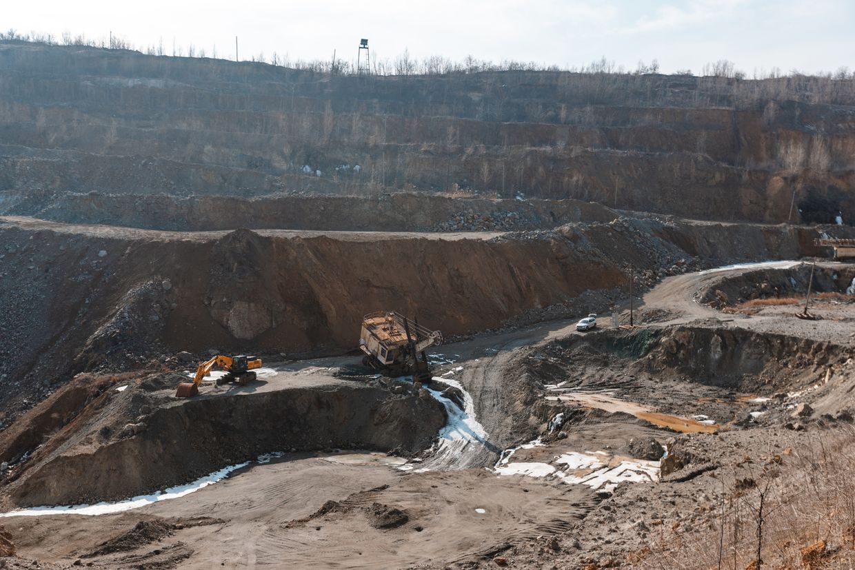 ‘Warms words rather than real investment’ — uncertainty surrounds newly-signed U.S.-Ukraine minerals deal
