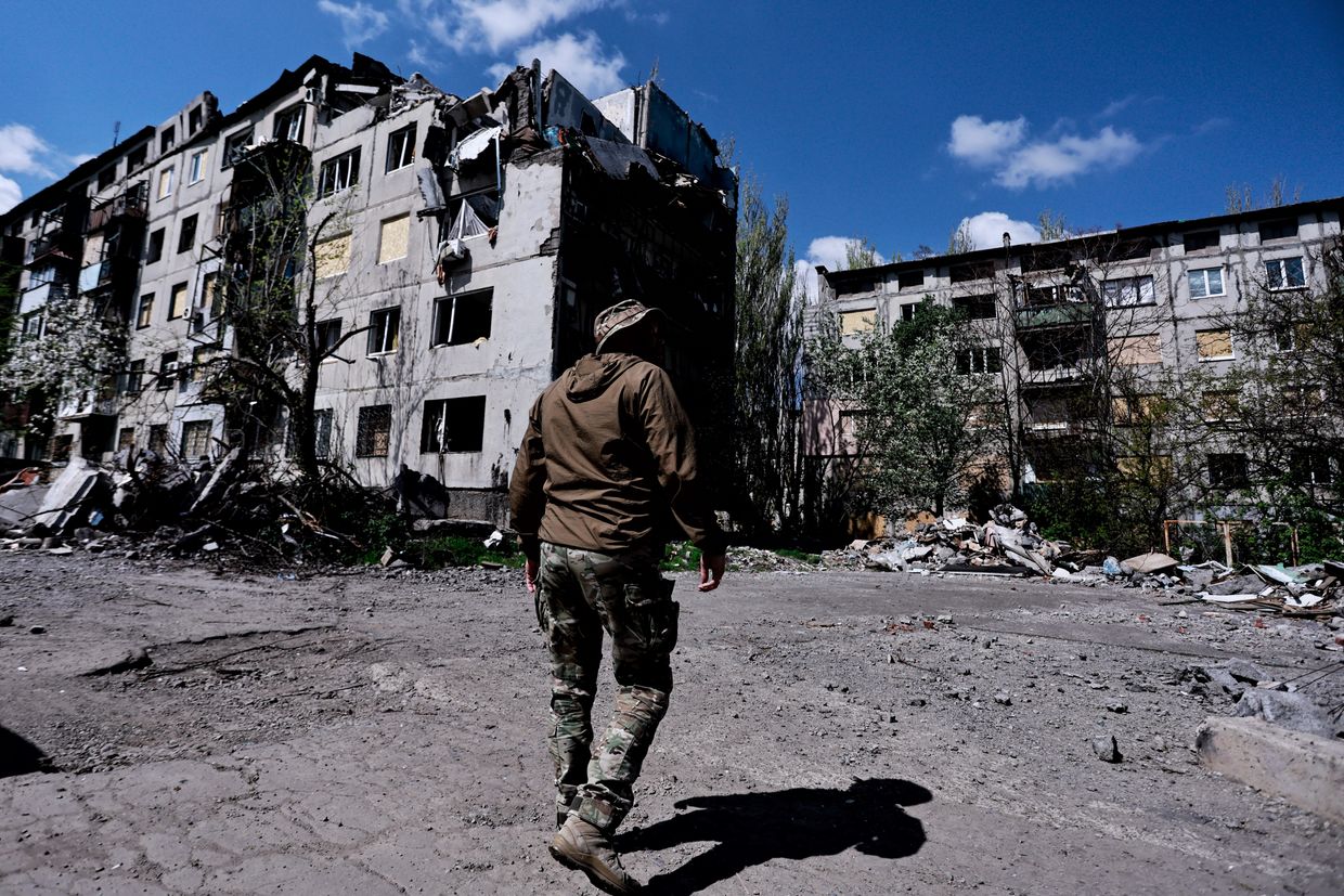 Russia pushes forward in Donetsk Oblast, threatening Ukrainian pocket around Toretsk
