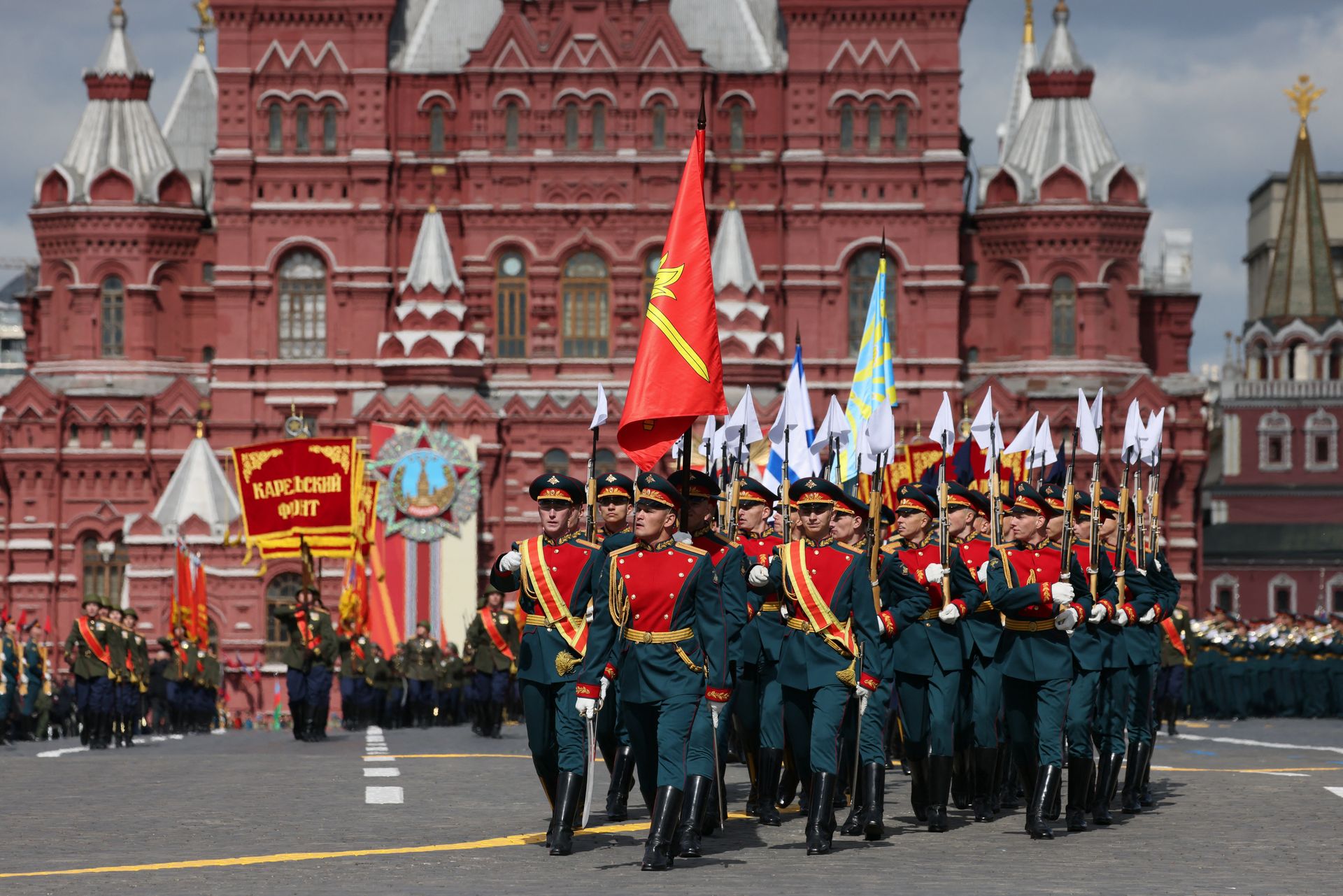 Ukraine war latest: Russia continues to attack Ukraine while Victory Day celebrations underway in Moscow