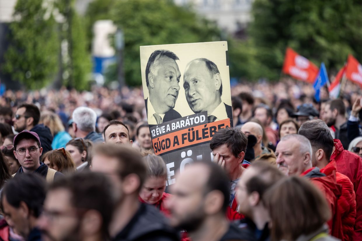 Thousands protest in Hungary against Russia-style bill targeting media, NGOs