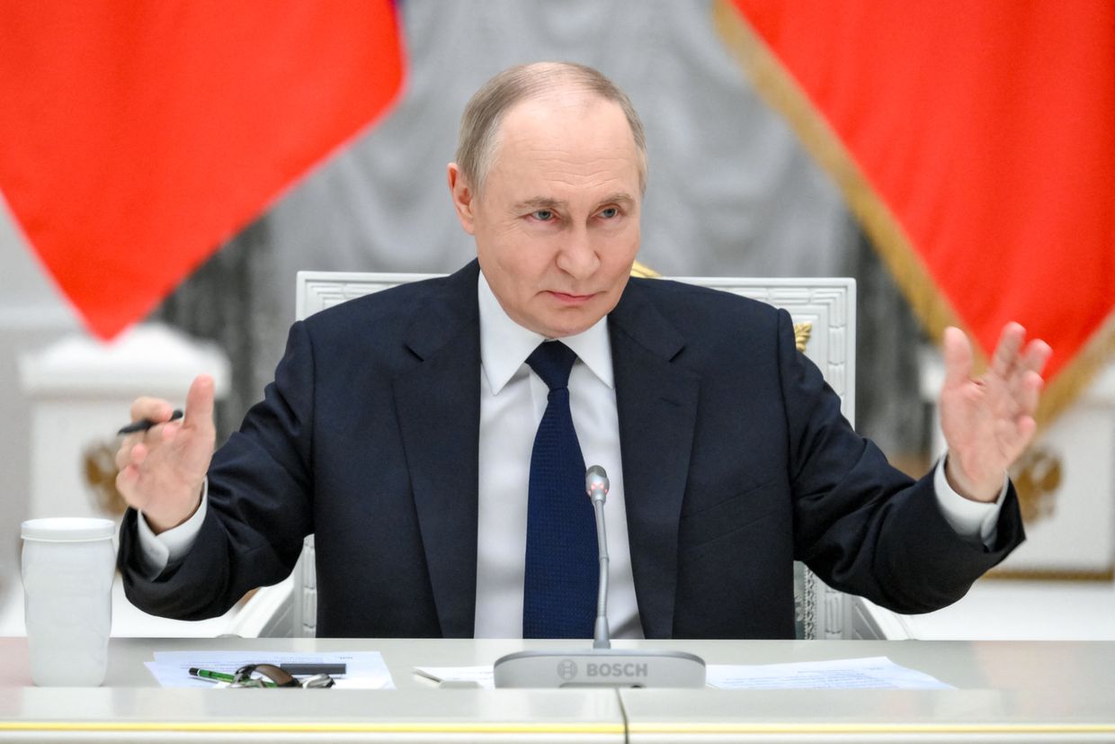 Putin žiada "zaškrtiť" západné firmy, ktoré stále podnikajú v Rusku