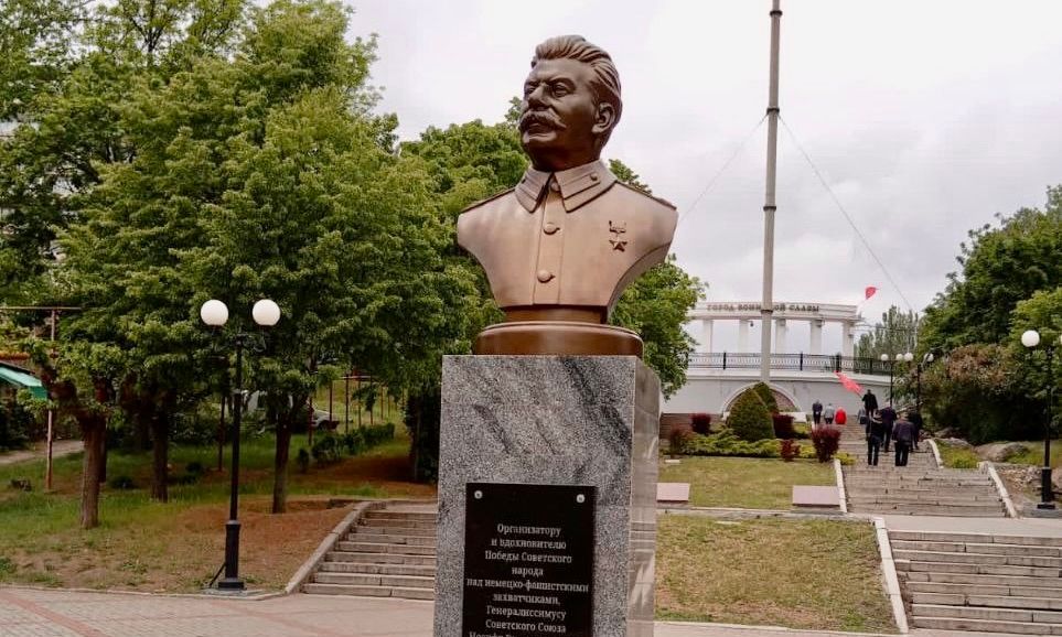 Russia erects Stalin monument in occupied Melitopol to mark Victory Day