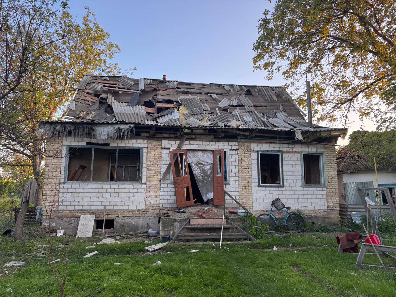 2 killed, 23 injured in Russian attacks on Ukraine over past day