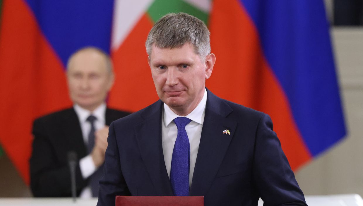 Russia 'on the verge' of recession, Russian economy minister warns