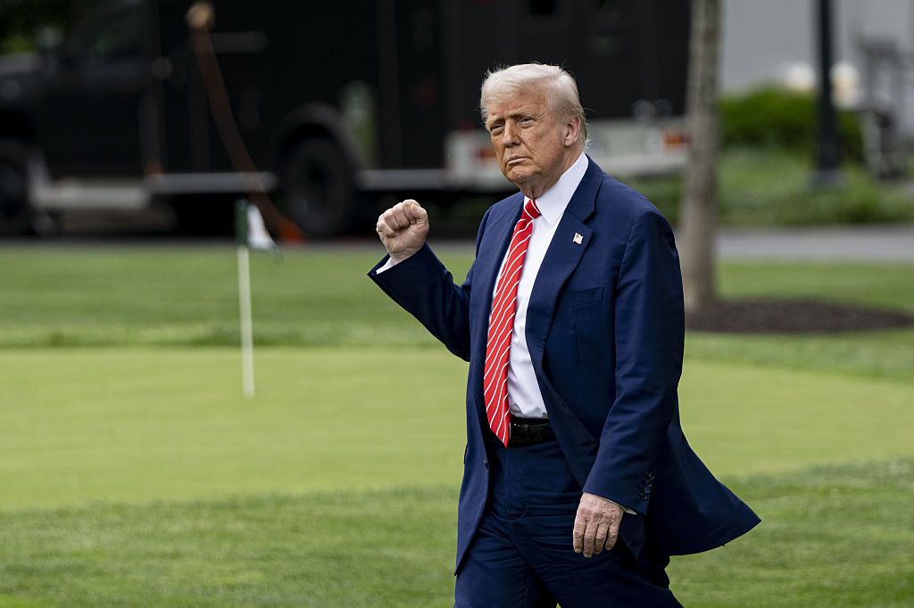U.S President Donald Trump departs the White House in Washington D.C