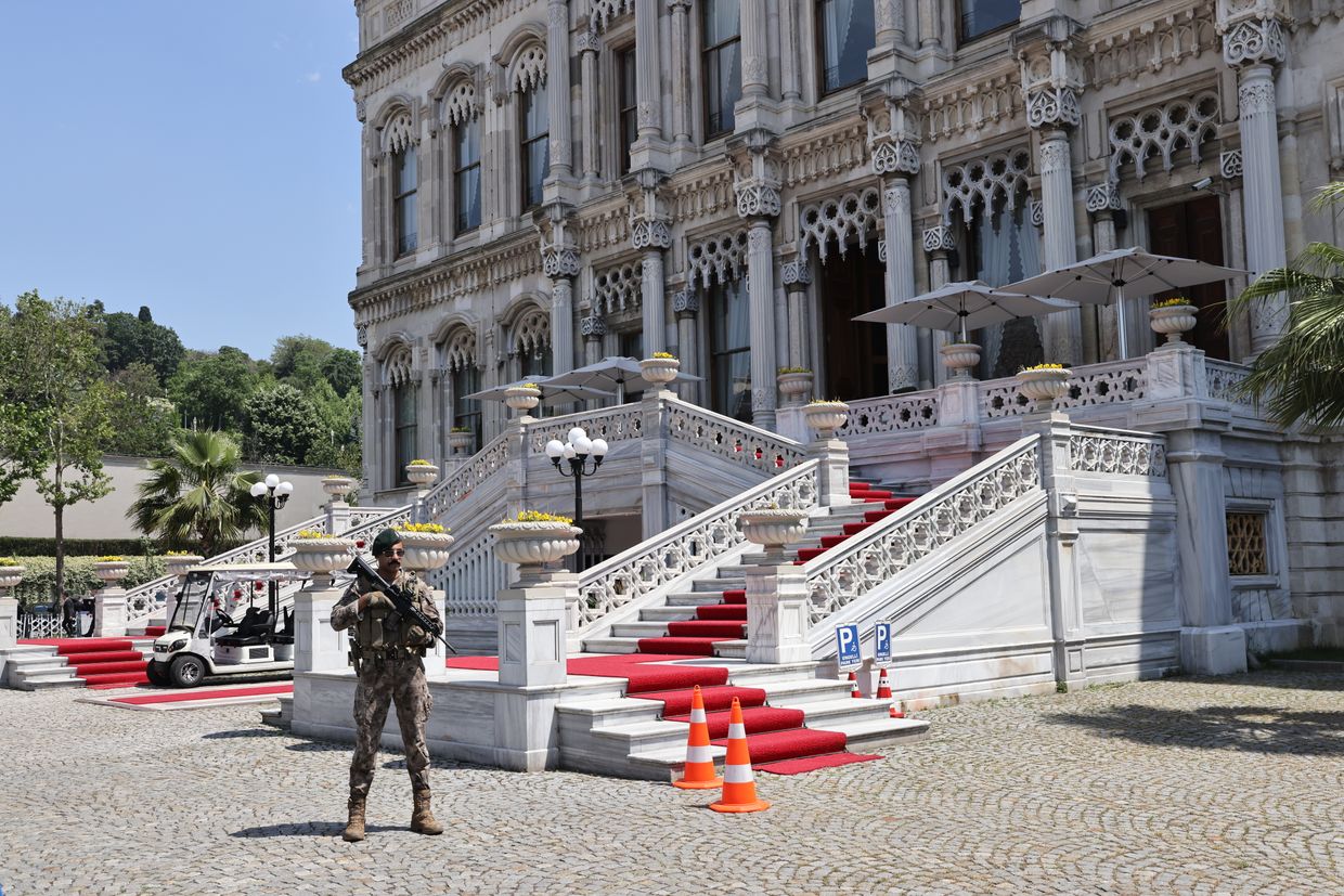 Ukrainian delegates arrive in Istanbul for next round of peace talks with Russia