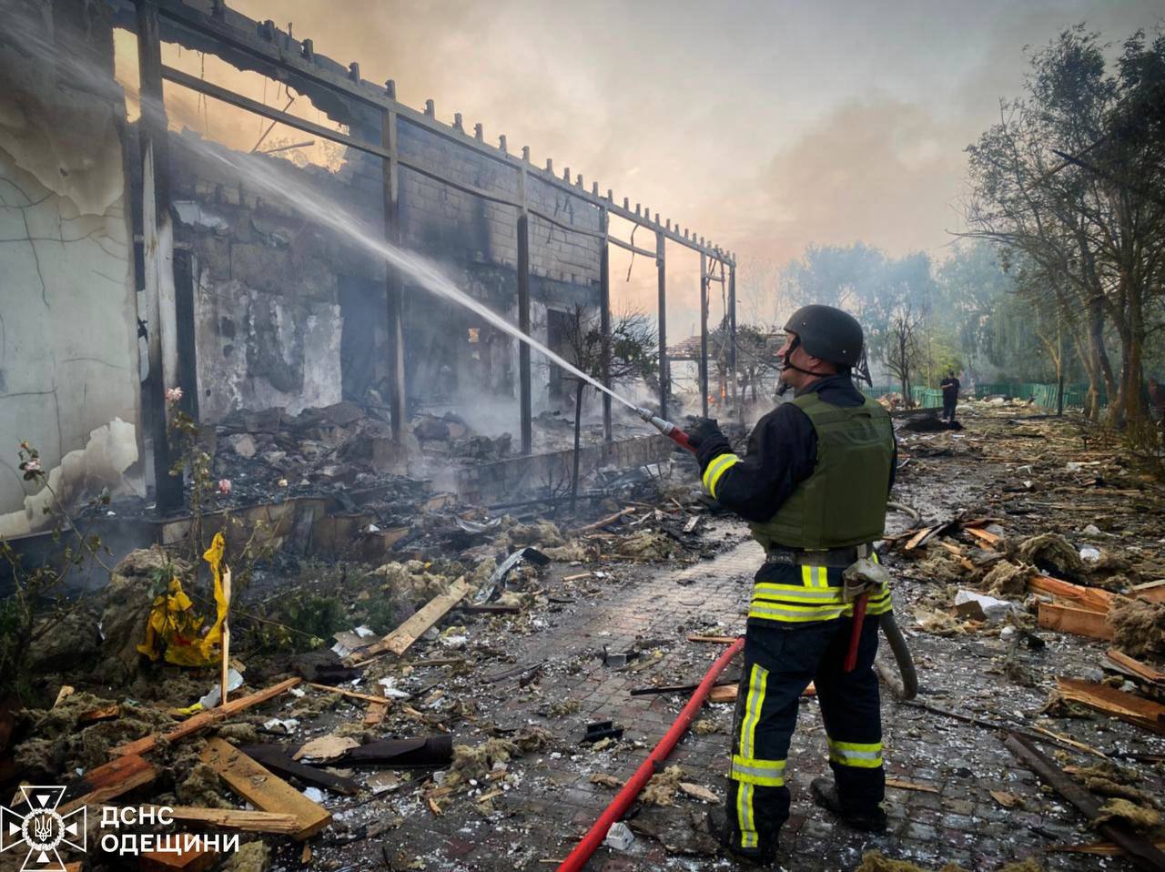 Russian attacks kill 4, injure 73 across Ukraine over past day