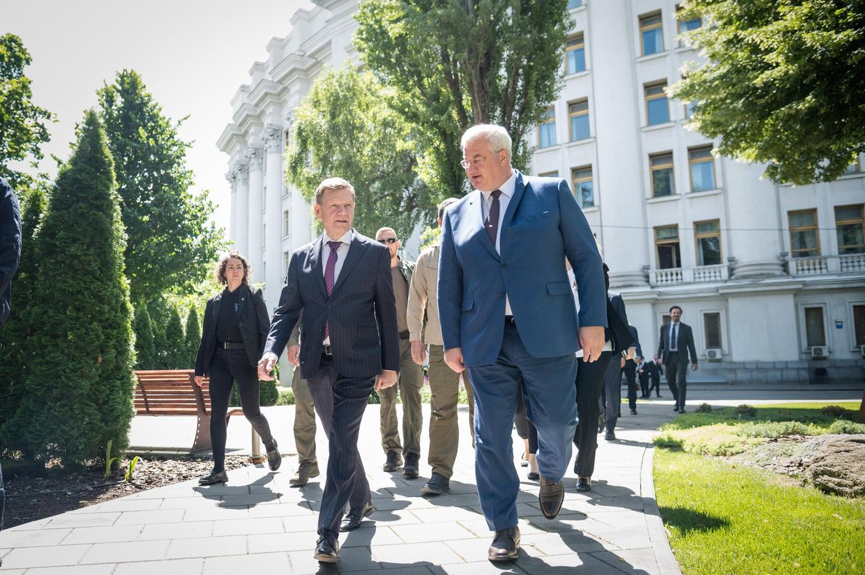 Germany vows to pursue 'every path' to boost Ukraine's air defenses, FM Wadephul says in Kyiv