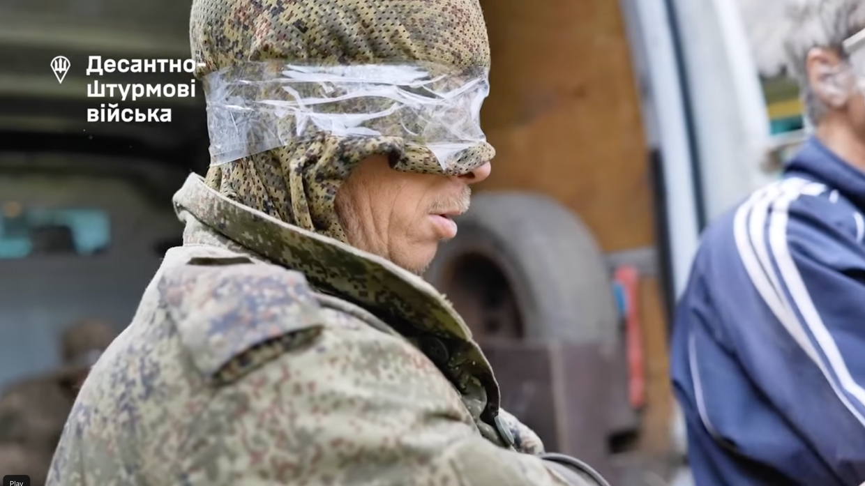 Russian soldiers surrendered because 'abuse in units is worse than captivity,' Ukrainian paratroopers say