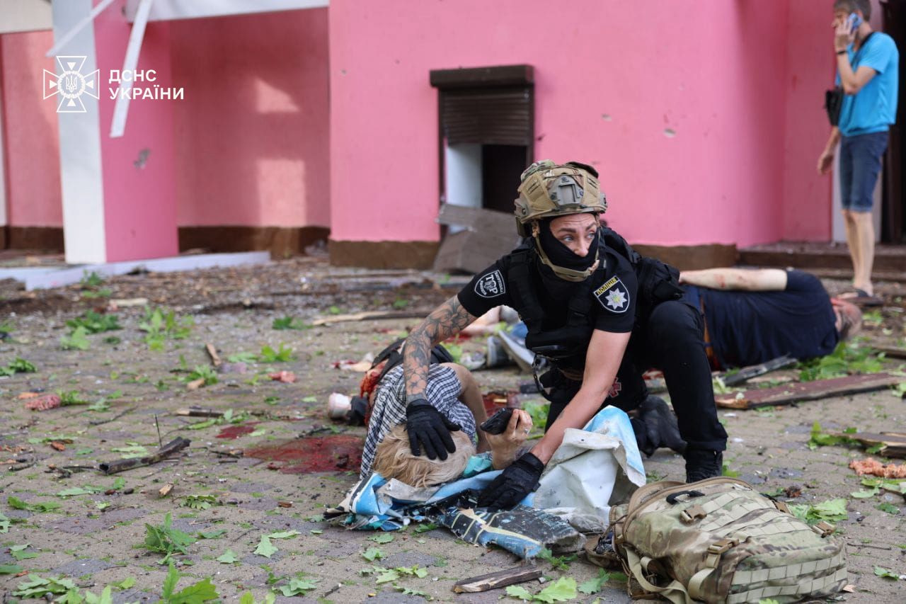 Russia bombs Kharkiv day after deadly overnight attack, killing 1, injuring 19