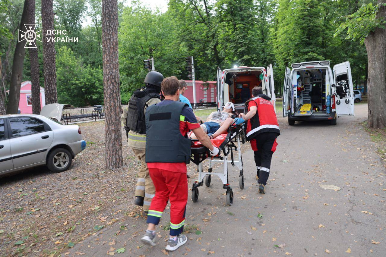 Russia bombs Kharkiv day after deadly overnight attack, killing 2, injuring 18