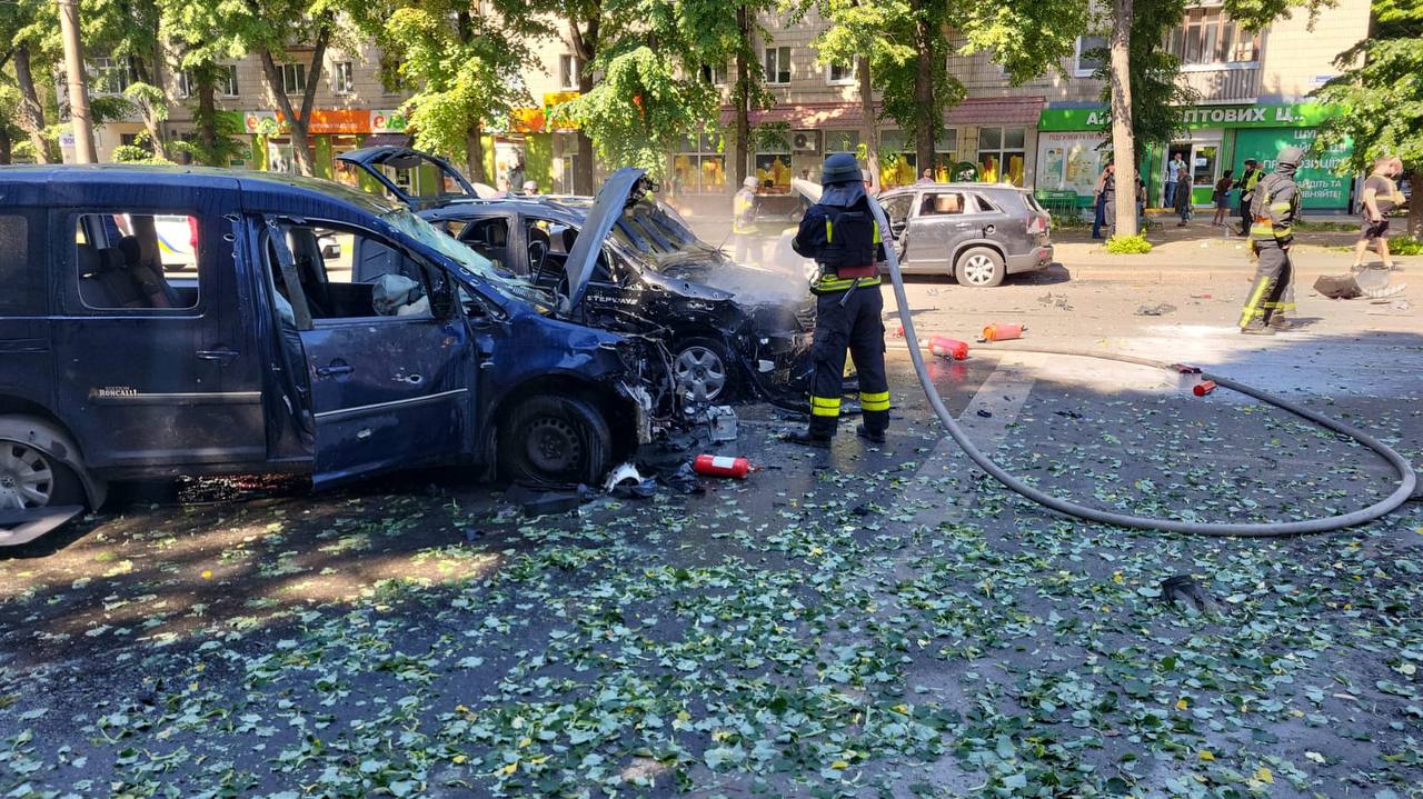 Russian strike on downtown Sumy kills civilian, injures others, authorities say