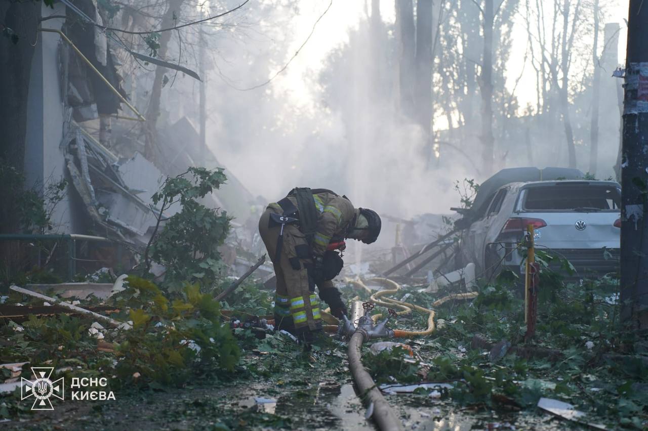 Russia launches mass missile, drone attacks on Kyiv, killing 1, injuring at least 5