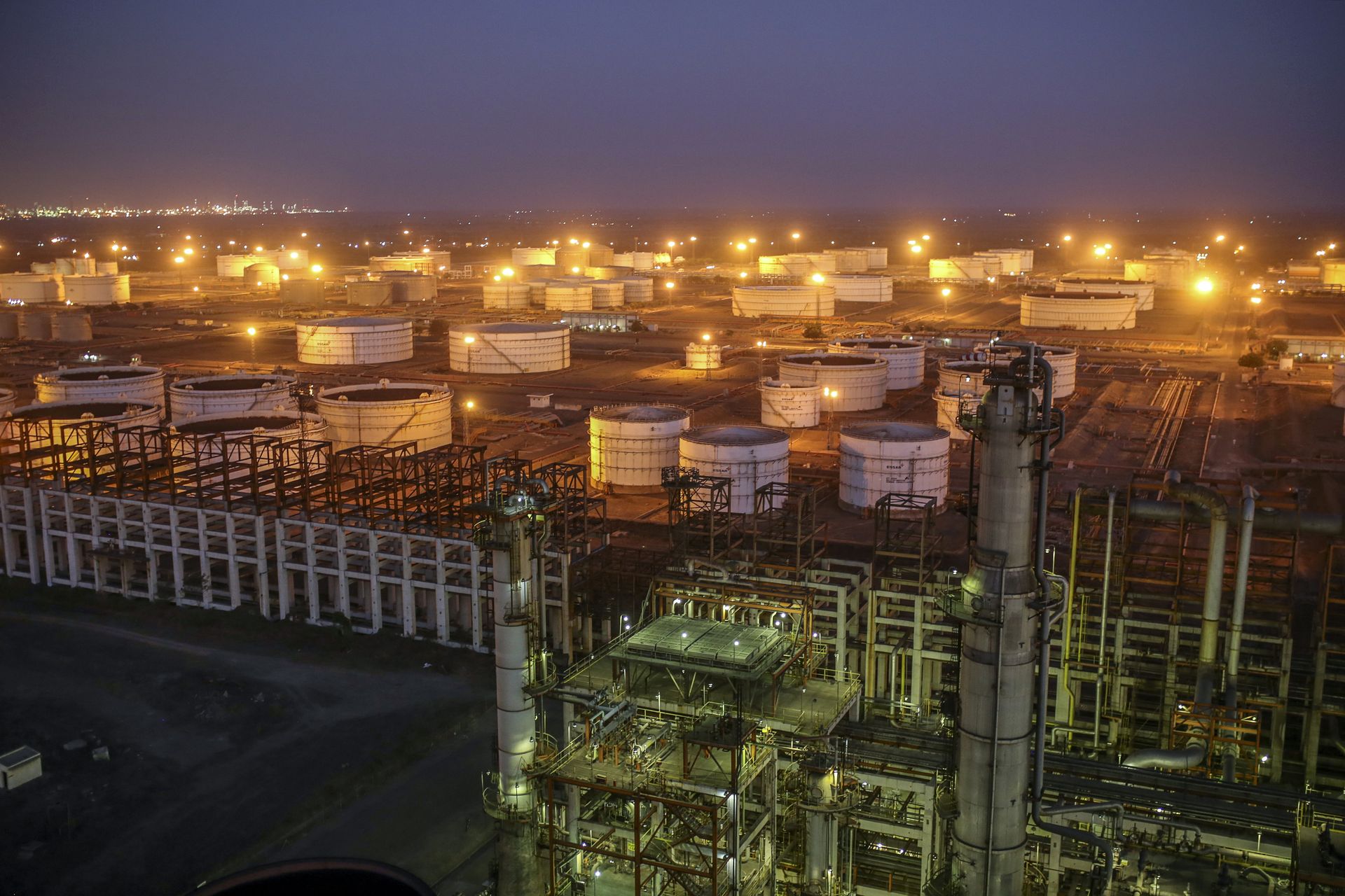 Under EU sanctions pressure, Indian shippers reportedly seek to exit contracts with Russian-linked refiner