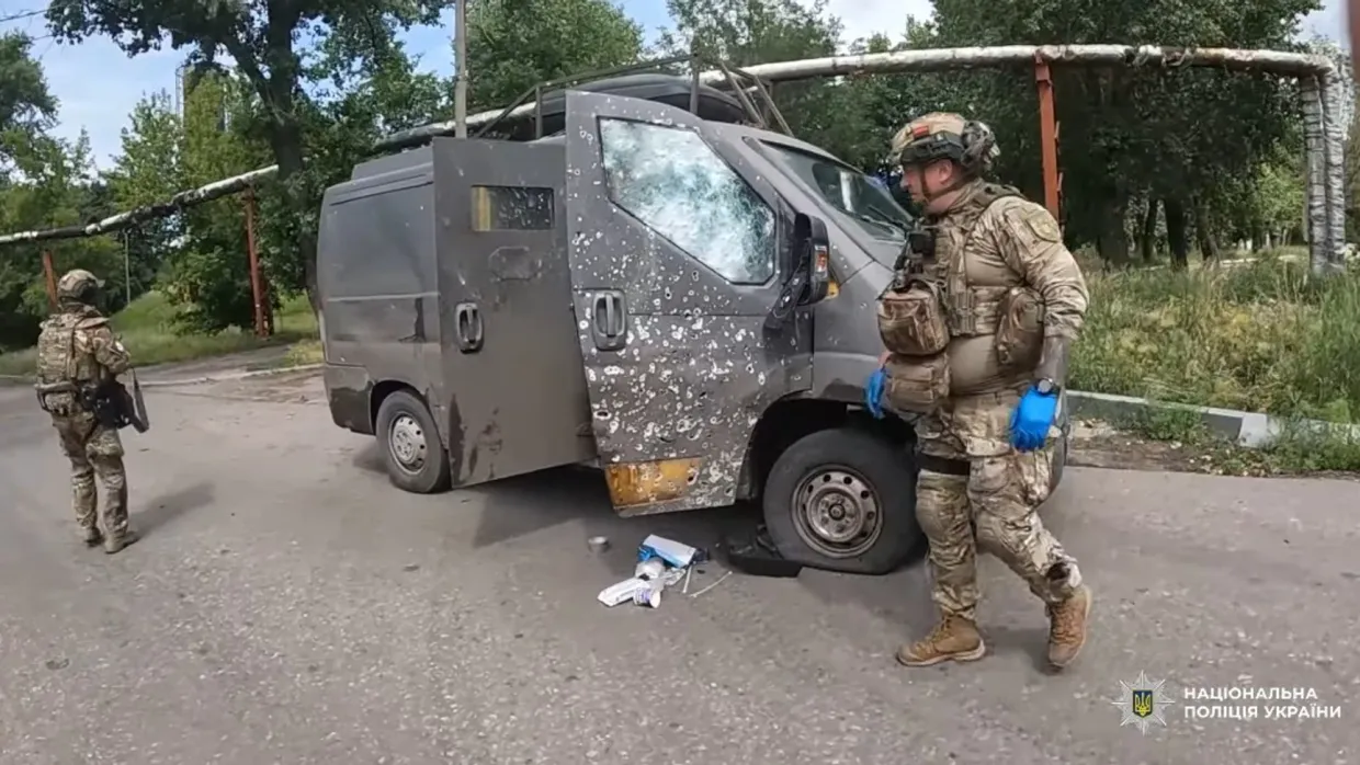 Russia hits evacuation vehicle in Donetsk Oblast, killing civilian