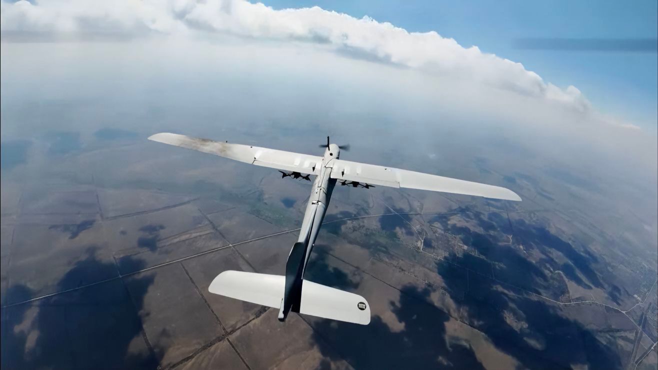 Ukrajina zostrelila ruský „materský dron“ Orlan s FPV dronmi, tvrdí armáda