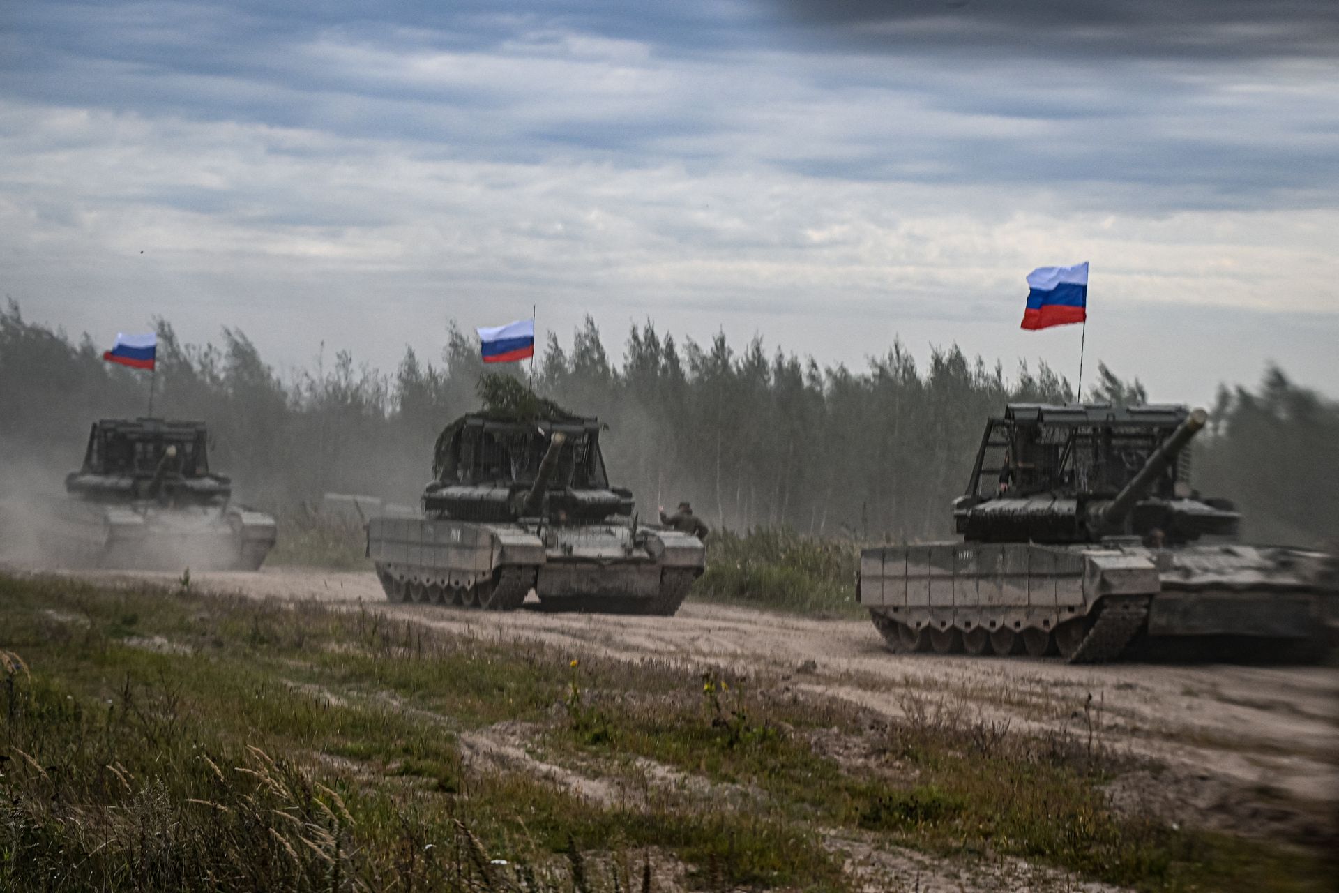 Doomsday Clock Ticks Closer as Russia Offers Record $18,000 to Recruit Foreign Fighters for Ukraine War