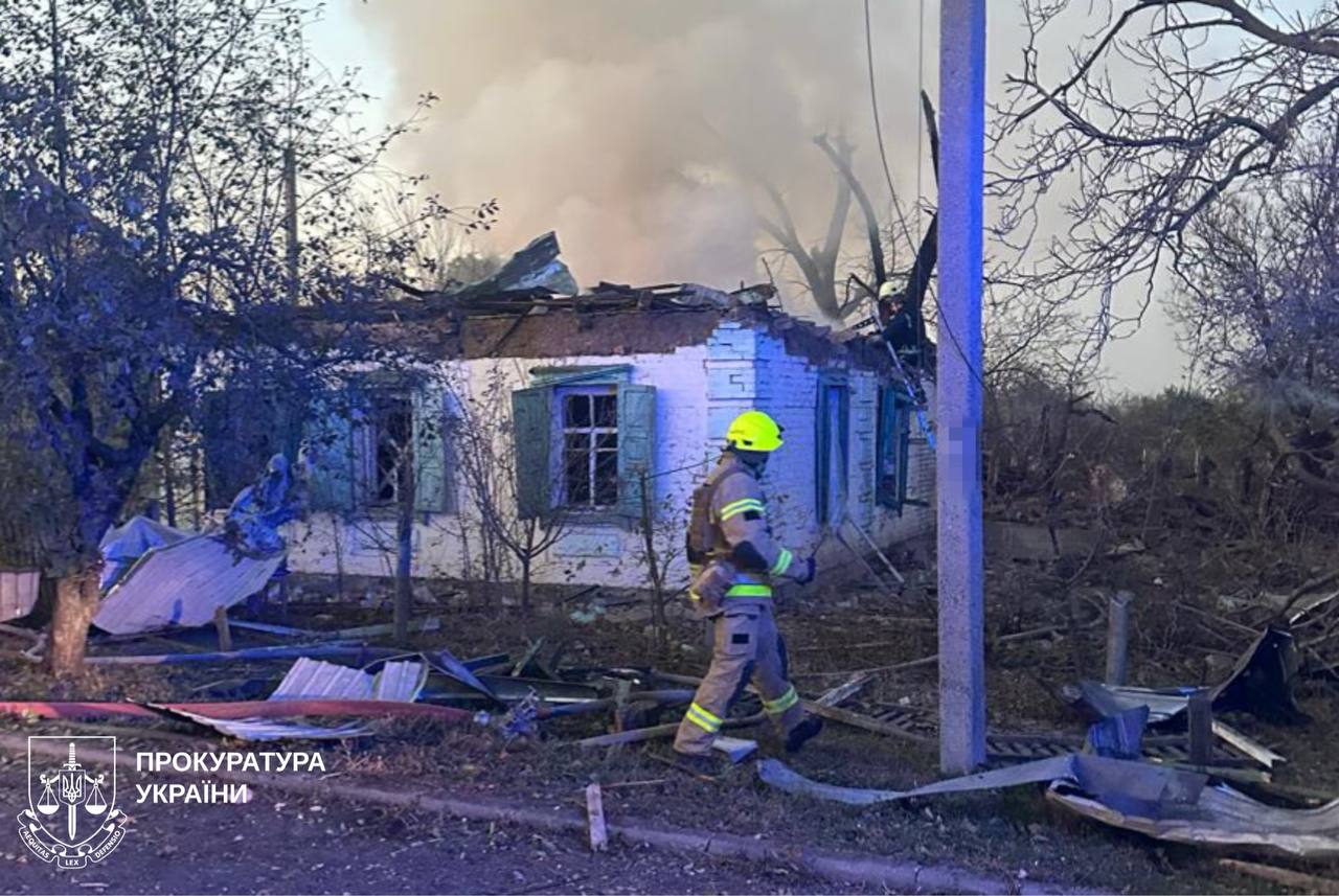 Russia Launches First Guided Bomb Strike on Kharkiv's Lozova, Damaging Homes