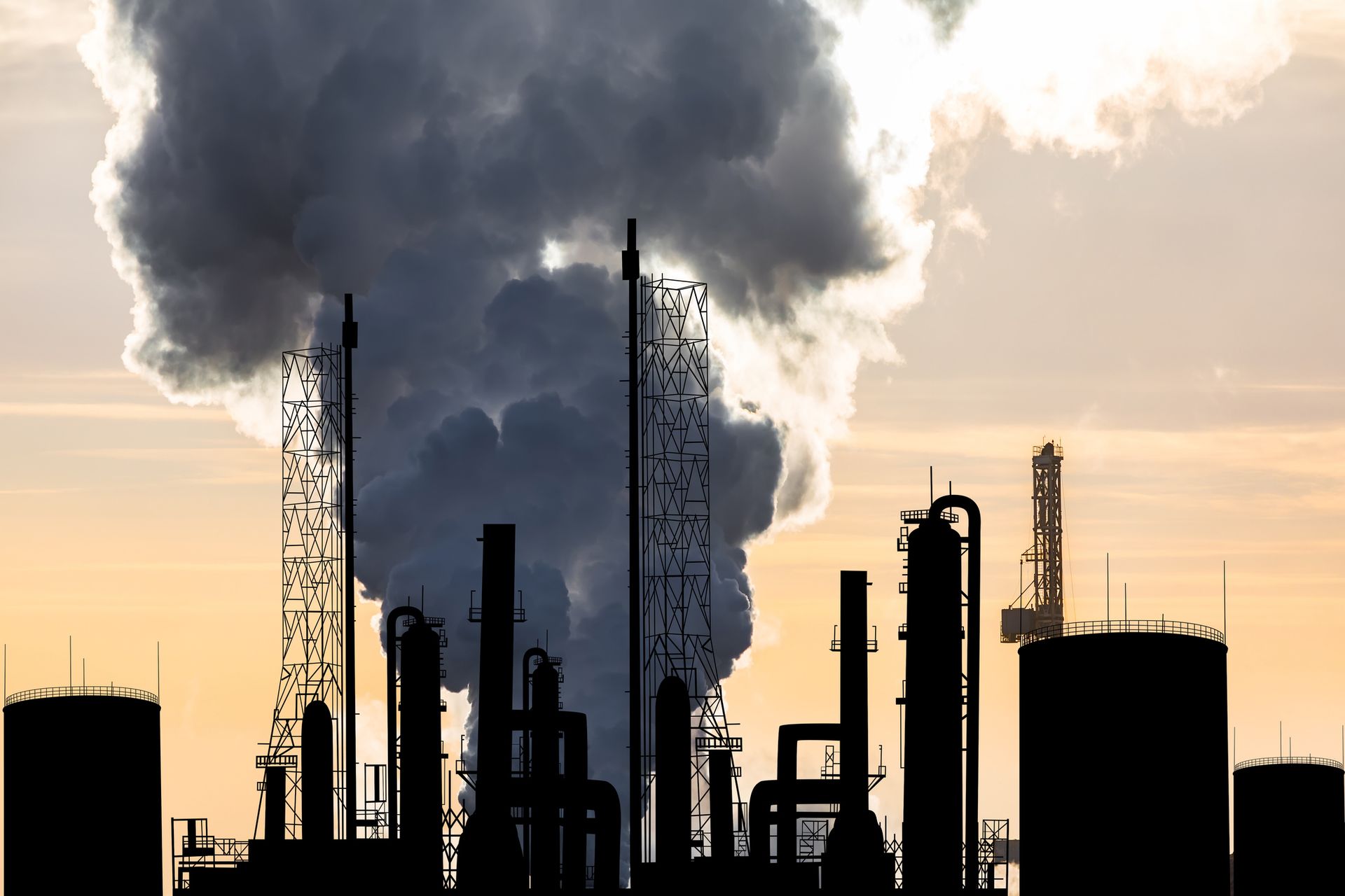 As Russian oil profits soar, so do Ukraine's drone attacks on refineries