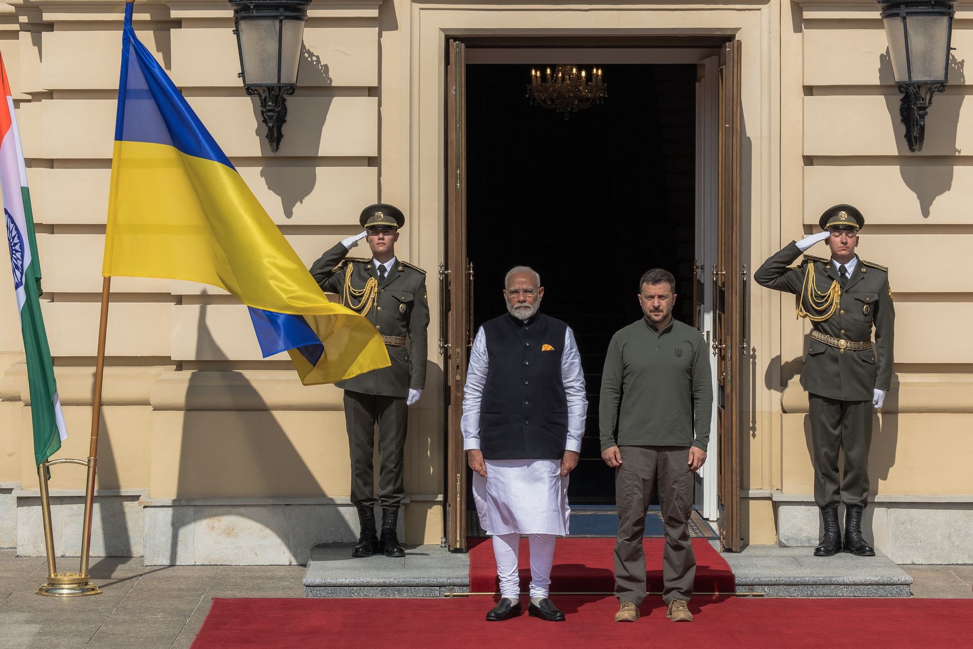 President Volodymyr Zelensky (R) and Indian Prime Minister Narendra Modi (L) in Kyiv, Ukraine, on Aug. 23, 2024. 