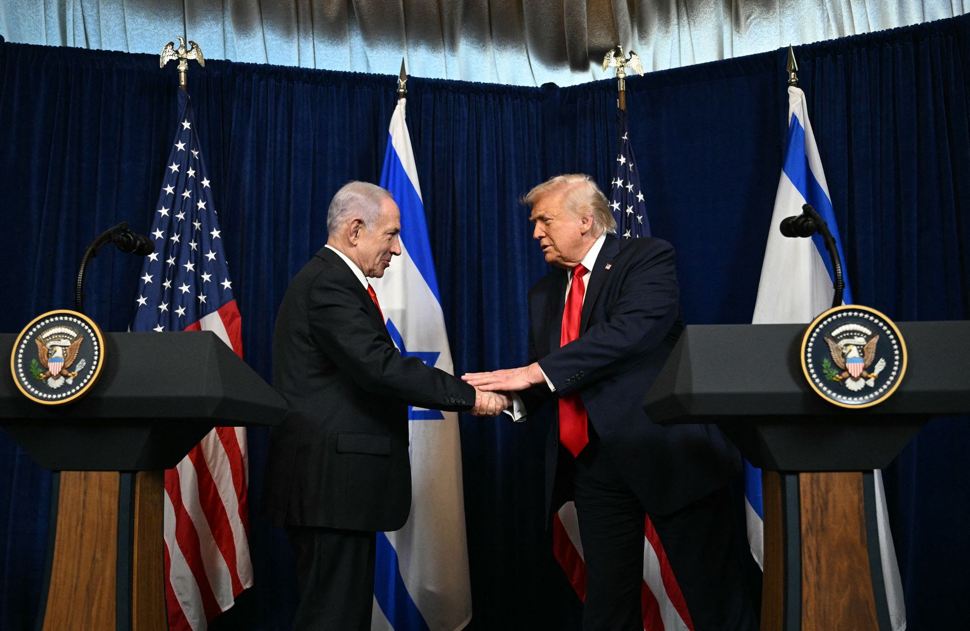 U.S. President Donald Trump (L) and Israeli Prime Minister Benjamin Netanyahu (R) in Palm Beach, Florida, U.S. on Dec. 29, 2025.