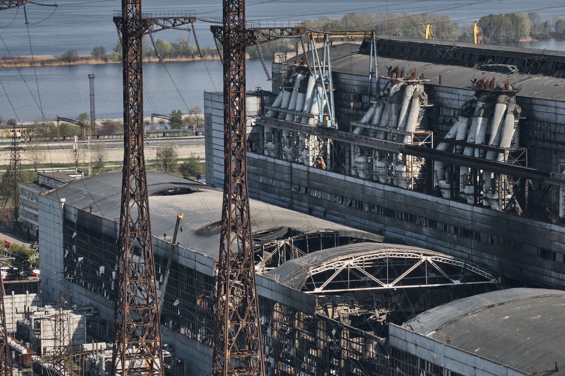 Ukraine uncovers $1 million embezzlement in major Kyiv power plant restoration, SBU says