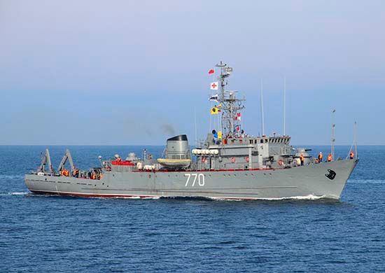 3 Russian ships hit, 3 sailors killed in Ukrainian strike on Black Sea port, SBU source says