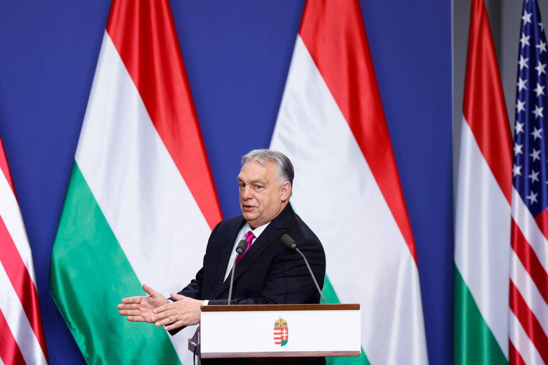 Orban threatens to block key goods transit to Ukraine unless oil supplies resume