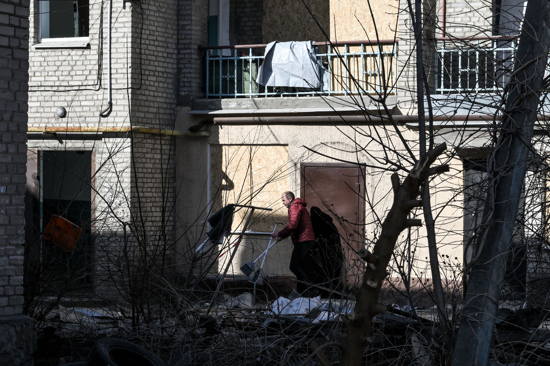 At least 3 killed, 27 injured in Russian attacks on Ukraine over the past day