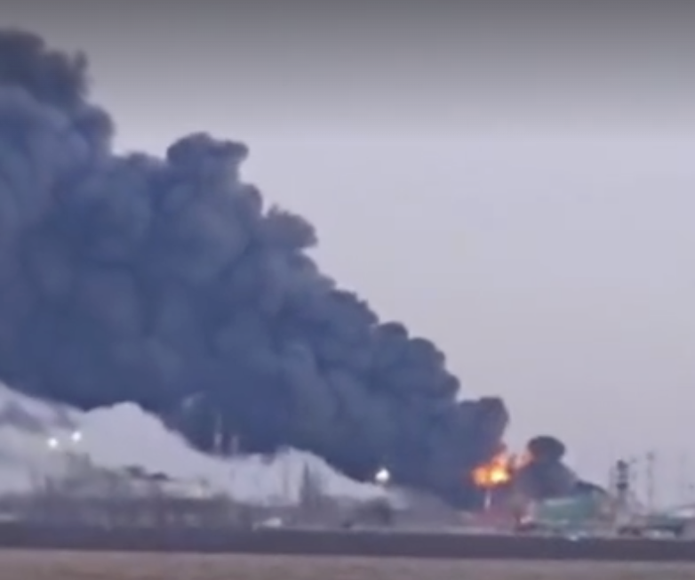 'Fuel tanks are burning' — Major Russian oil hub ablaze after Ukrainian drone strike in Krasnodar Krai, SBU source says