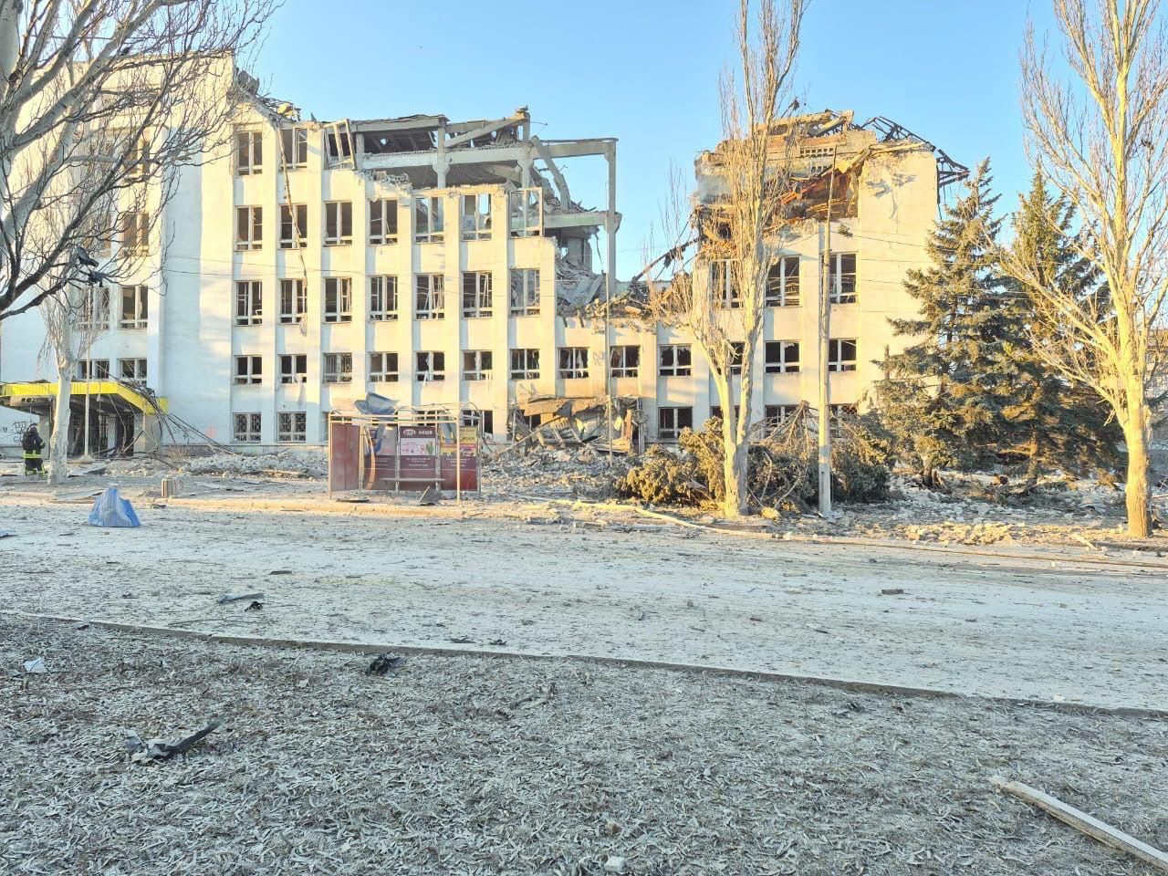 Russian attacks against Ukraine kill 10, injure 40 over past day