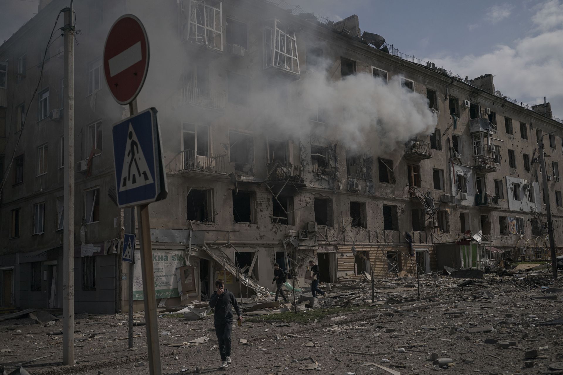 Russia violates Easter ceasefire almost 11,000 times, Ukraine says