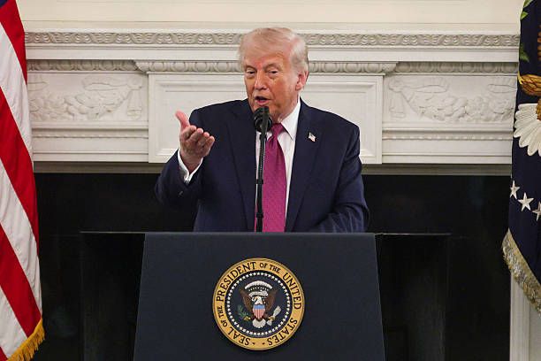 Trump extends ceasefire with Iran, blockade of Iranian ports to continue