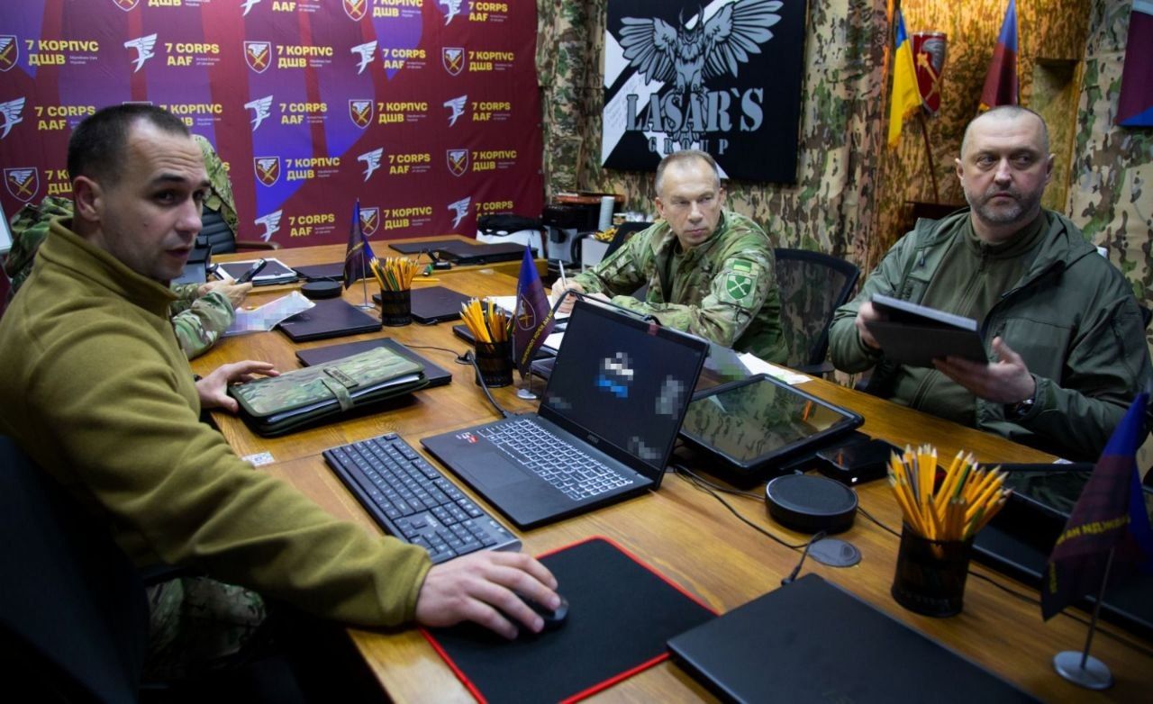 Syrsky visits front-line hotspot in contested corner of Dnipropetrovsk Oblast