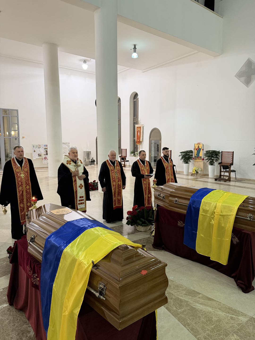 Remains of 20th century Ukrainian military leader Andrii Melnyk brought to Kyiv for reburial