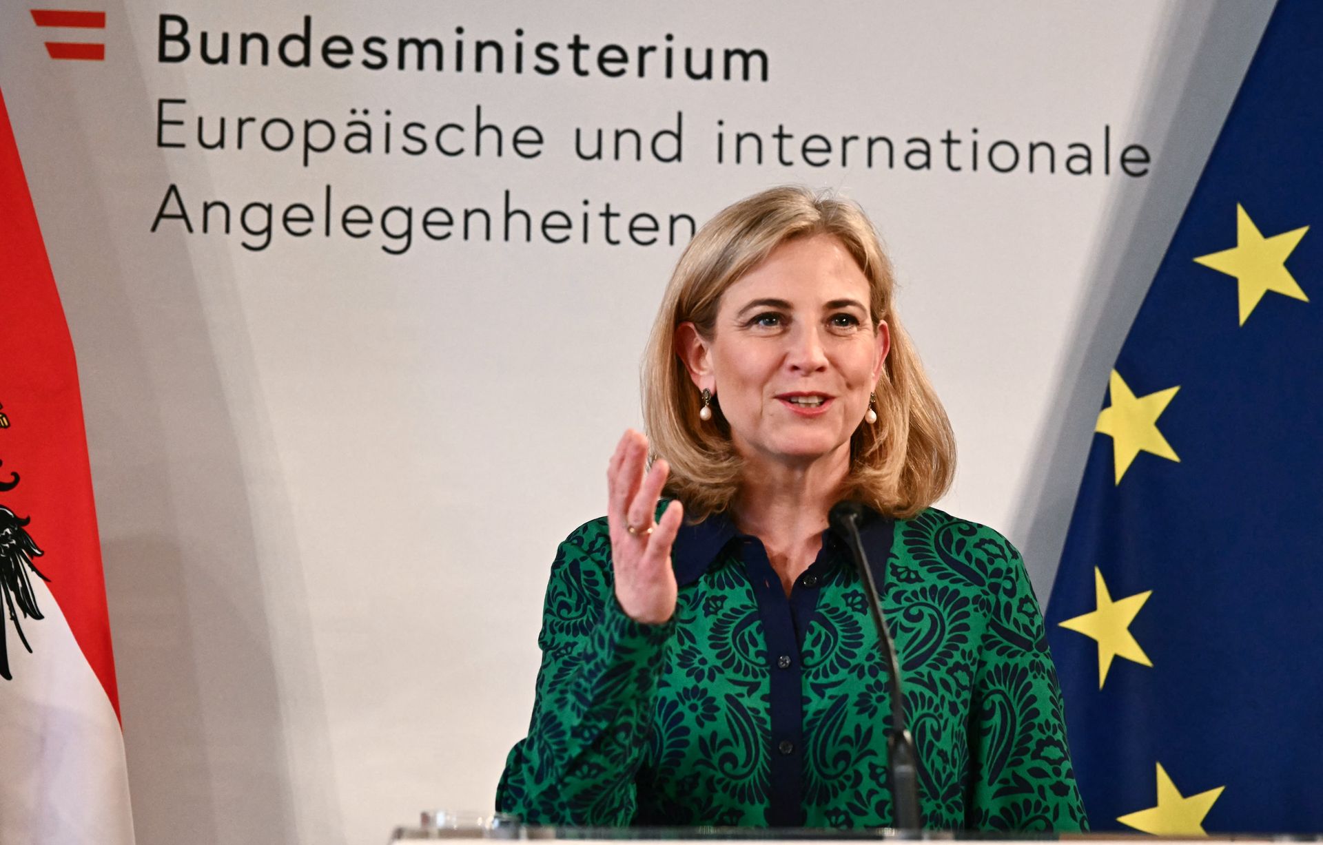Austria expels 3 Russian embassy staff members over suspected signals espionage