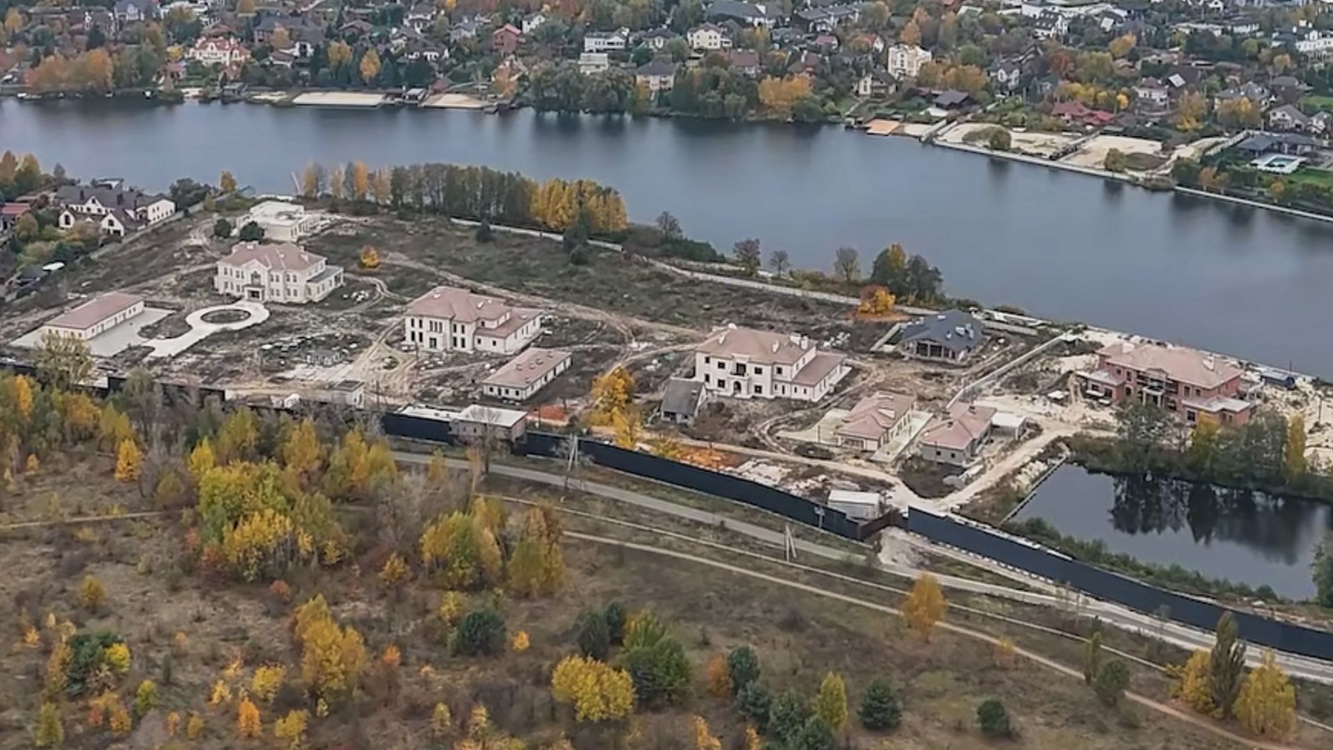 Ukraine's 'Cottage Complex' Scandal: A Test for Zelensky's Anti-Corruption Legacy