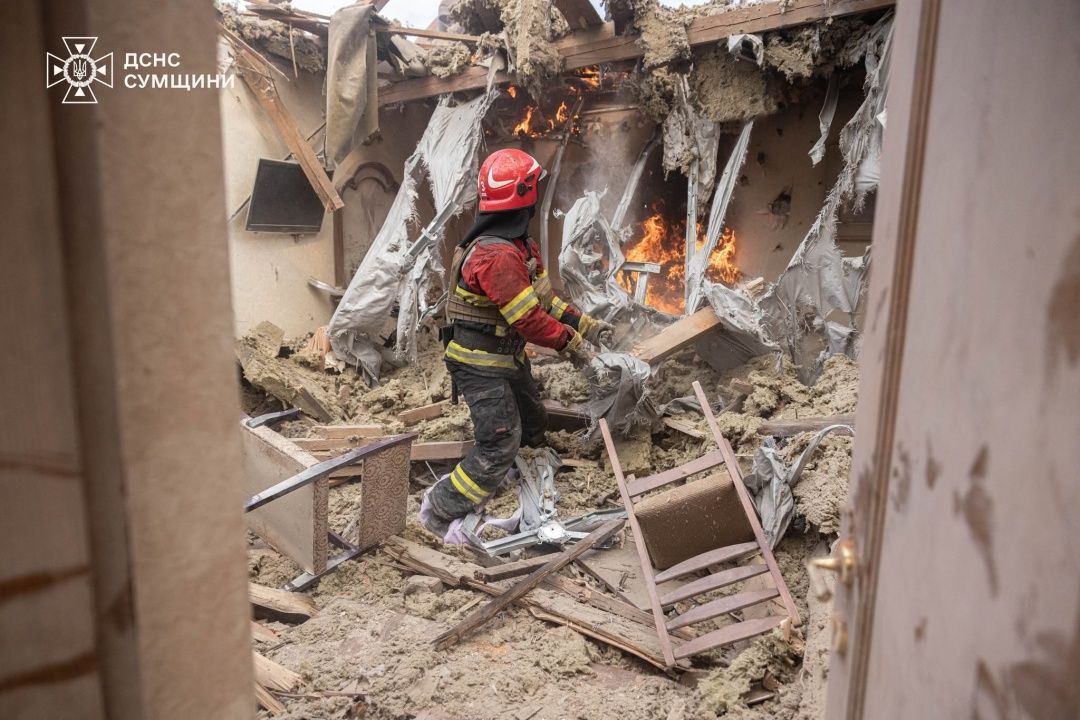Sumy hit by artillery; Russian strikes kill 6, injure 52 across Ukraine