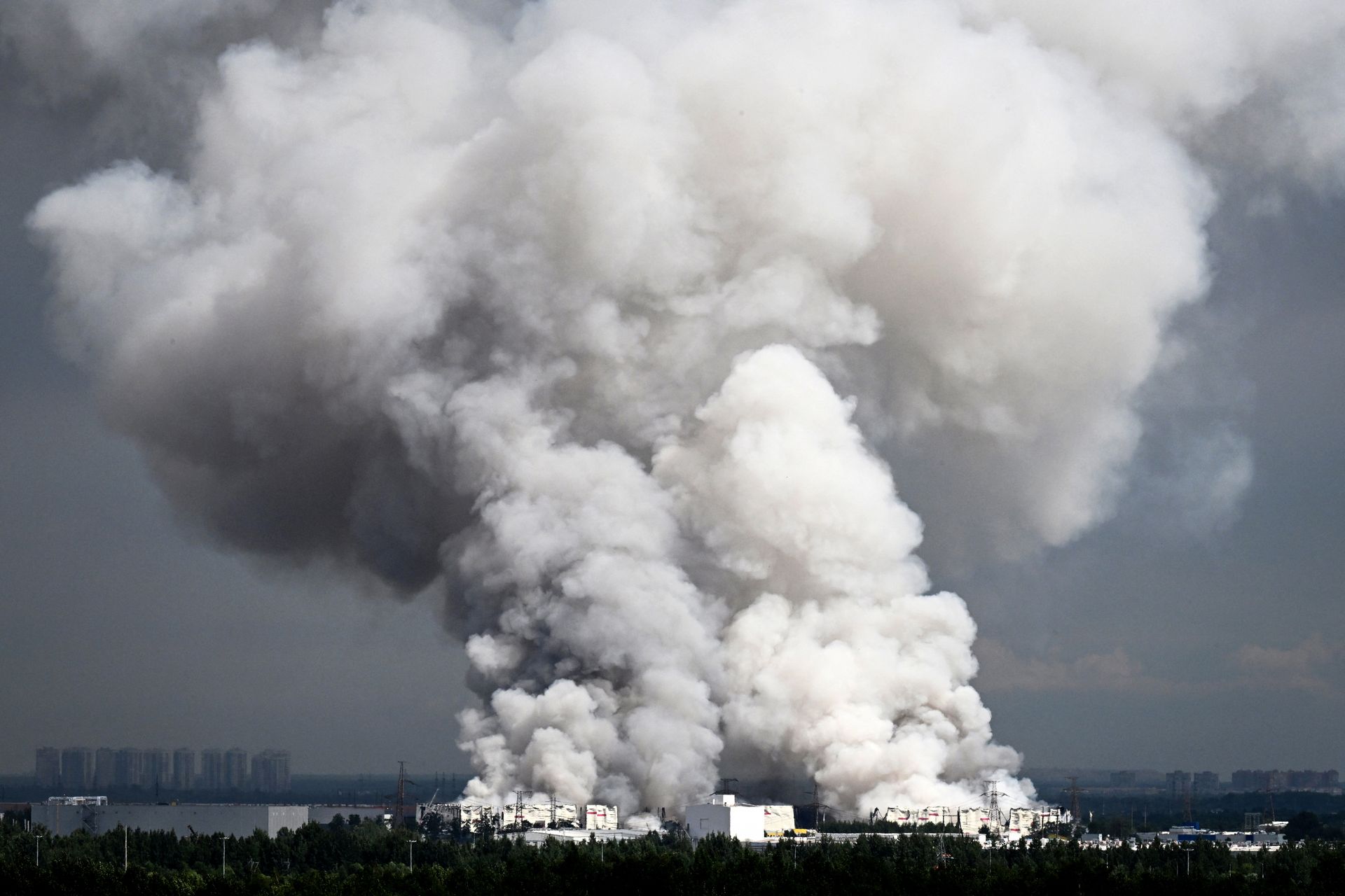 How Ukraine's strikes on Wildberries warehouses put Russians in a real jam