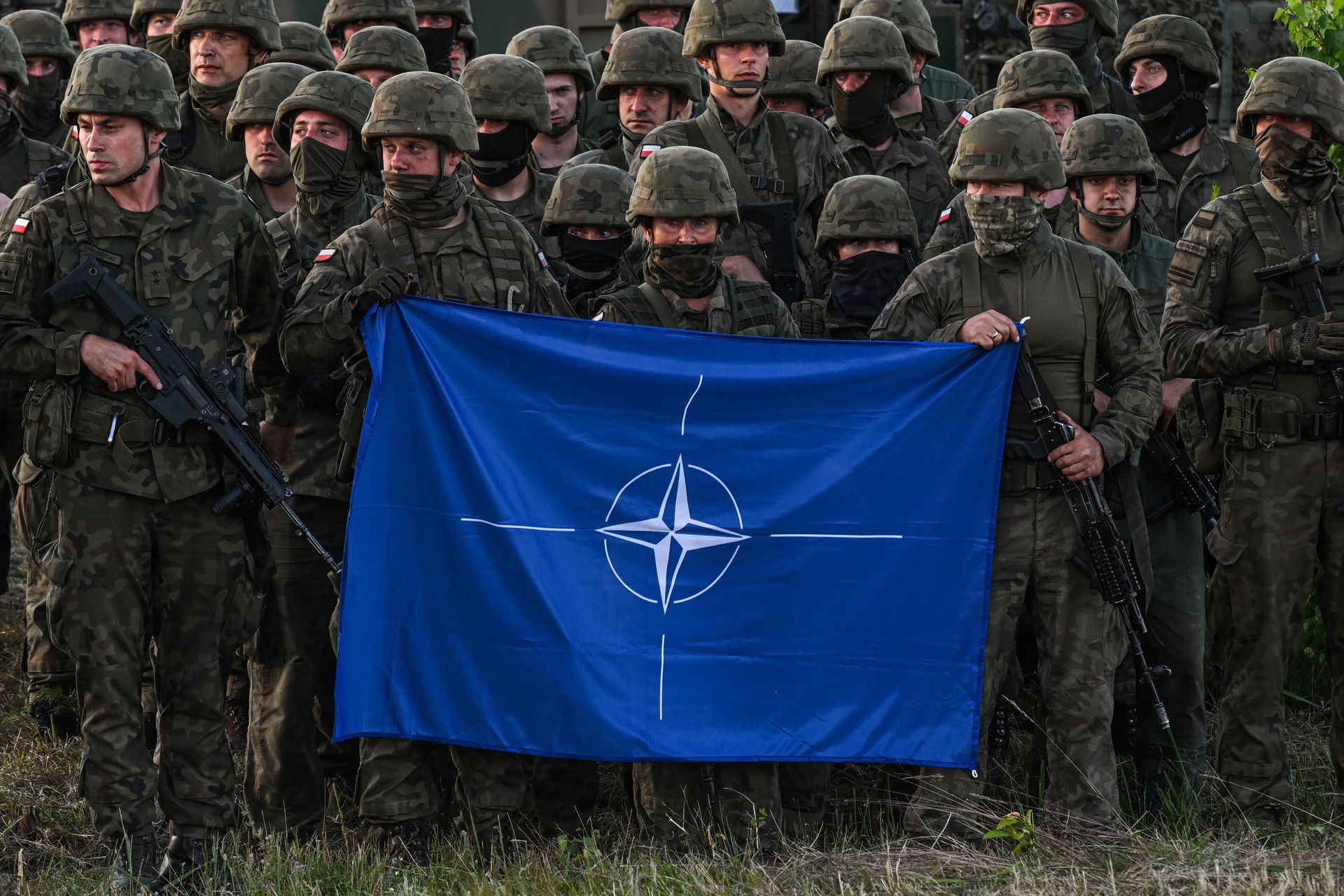 Чи існує альтернатива НАТО для України?