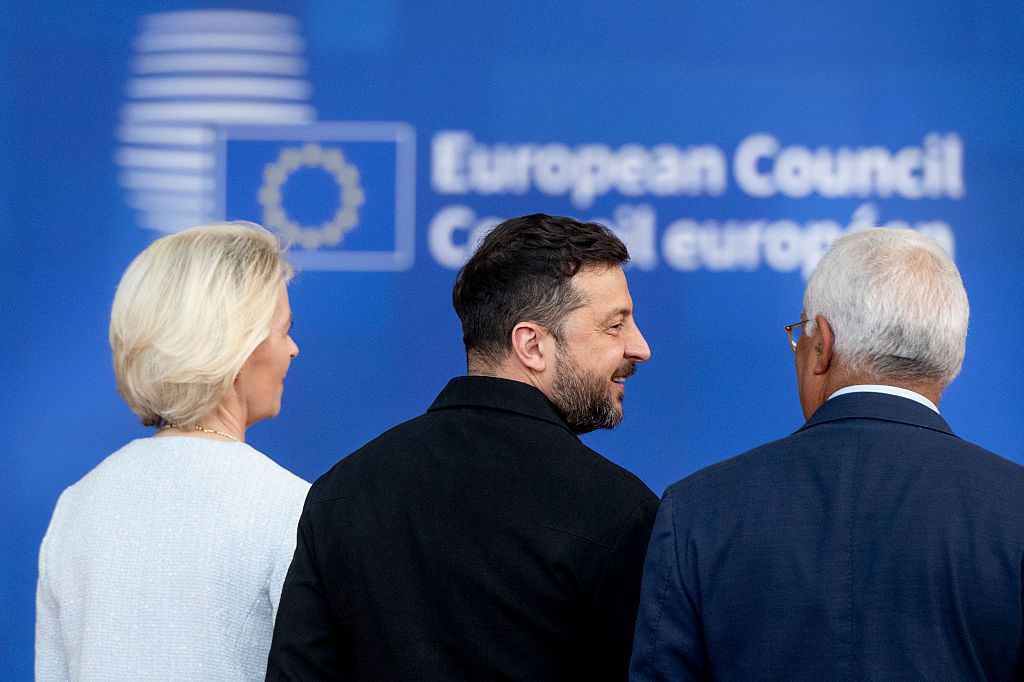 ウクライナ議会、EU統合の重要法案を阻止し騒動に
